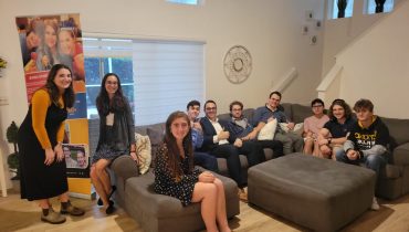 Shevet Glaubach Fellows spend Shabbos with their teens in Hollywood